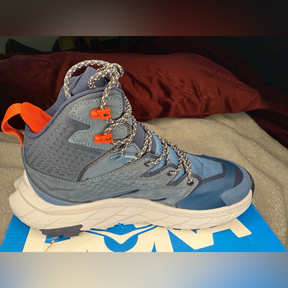 Hoka women’s Vibrant Blue and Orange Boots - Picture 4 of 9
